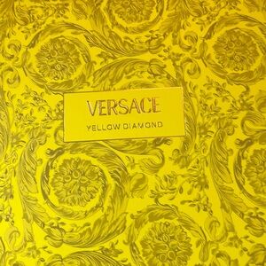 Perfume and lotion Versace Yellow diamond